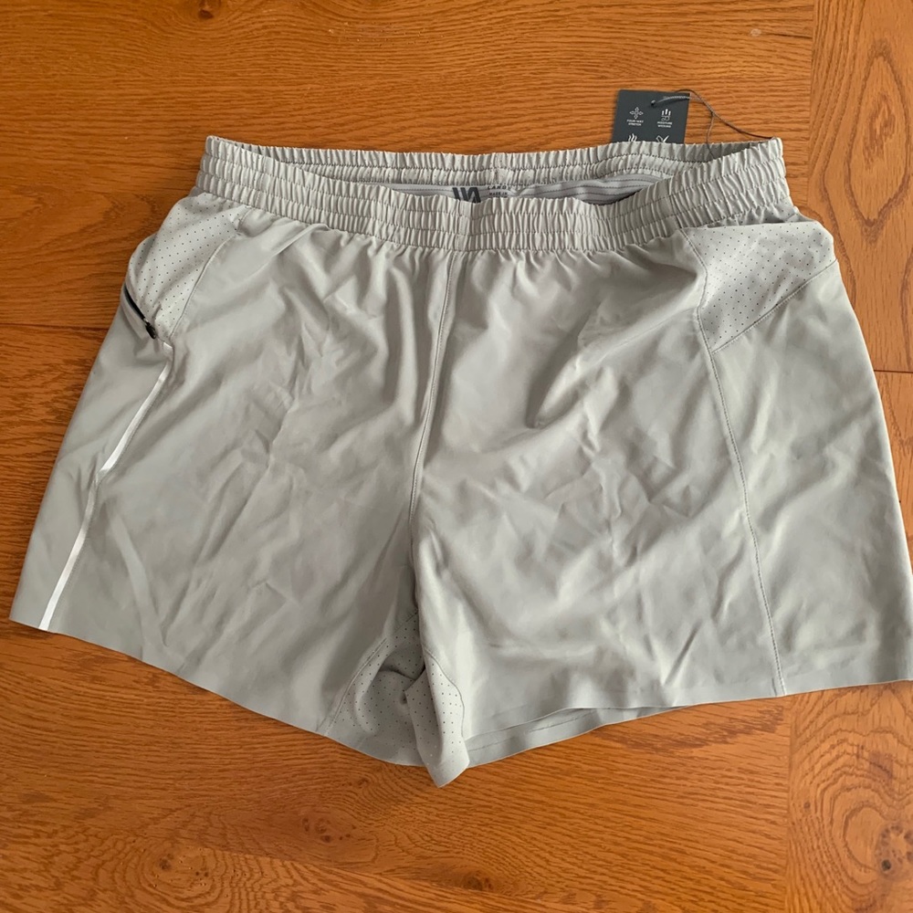 VRST Men’s Large 5” Run Short (Silver Shadow)